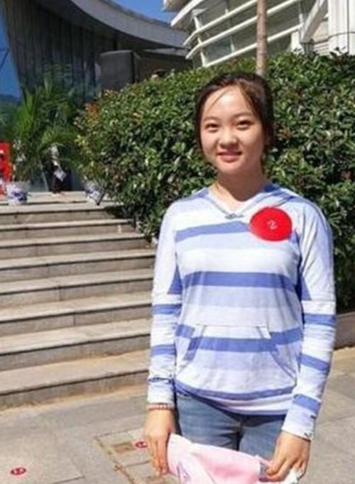 奥运女孩林妙可21岁啦,晒照庆祝大学毕业,一张脸从小美到大