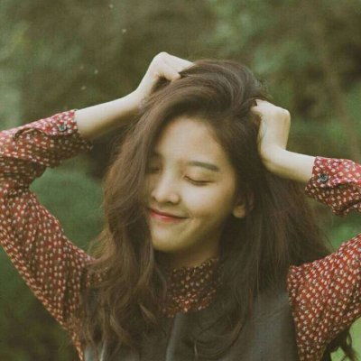 ins微丧女生头像我在流泪打字,你却以为我在笑