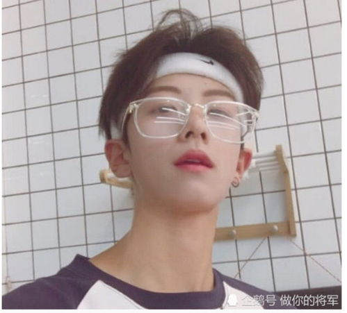 初中男生自认为超酷的4个动作,女生心里呵呵一笑幼稚
