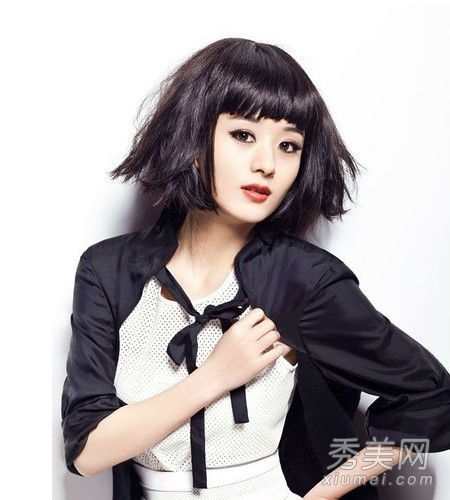 新晋青年华发型画清新淑女气质