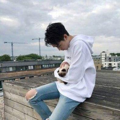 最吸引人女人的头像一个男人