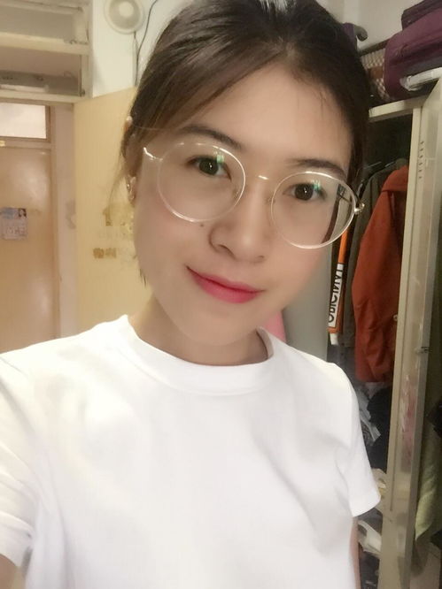 戴眼镜的女生适合哪种短发发型