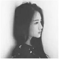 女生伤心难过侧身靠墙头像