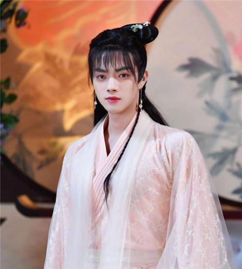 当男明星换上女装,任嘉伦做作,看到最后是双胞胎姐姐吧