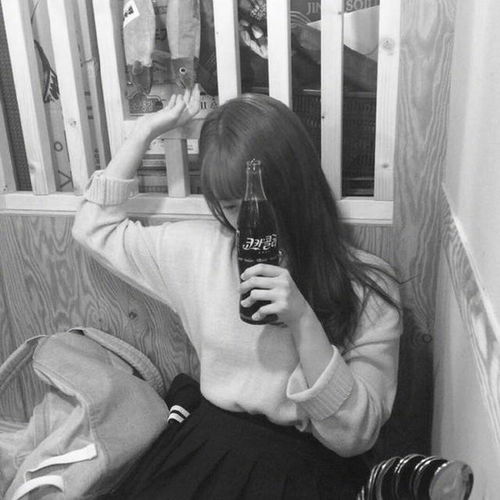 感情不去联系,时间长了,慢慢的就淡了