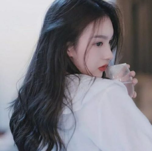 特别a的纯欲风女生头像姐姐的眼神好杀我啊