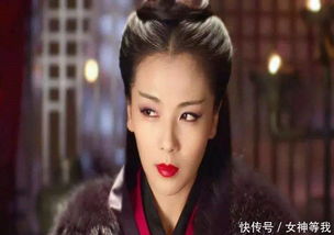 女星黑化造型,孙俪霸气,赵丽颖妖娆,刘涛肃杀,她却用眼神黑化