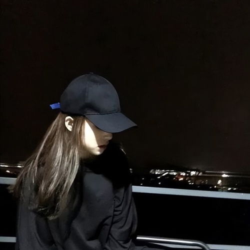 若无人疼你沧桑,光环便是苍凉