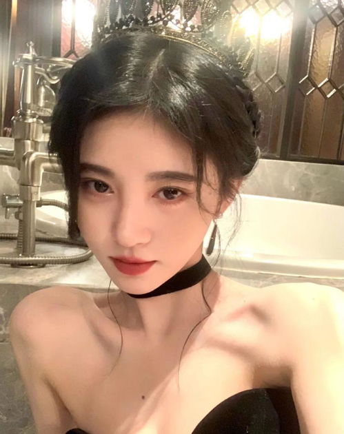 鞠婧祎对自己的肩膀到底做了什么
