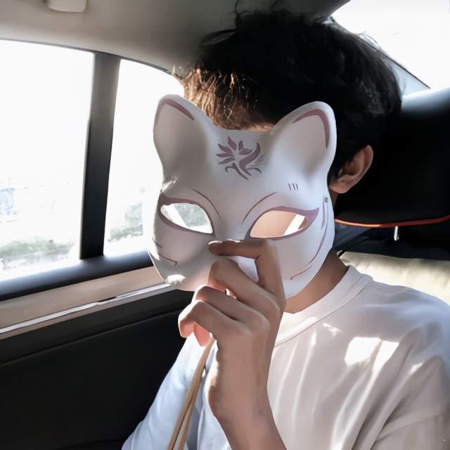 超酷不露脸的真人男生头像