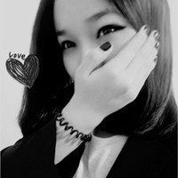 女生伤感头像哭泣黑白微信头像图片大全