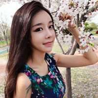 捧花女生头像刘湘