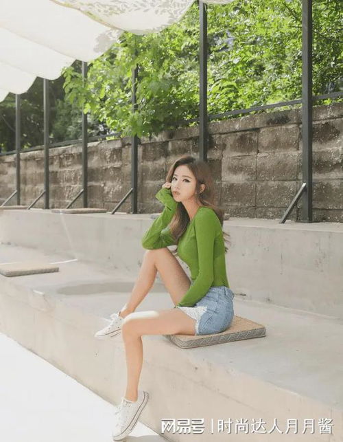 美女图集漂亮女生穿绿色衣服,夏日里看起来清新又靓丽