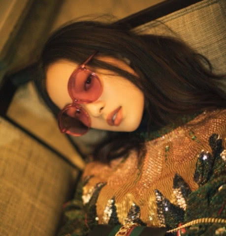 心理学换头像很频繁的女生,不外乎是这3种,特别准