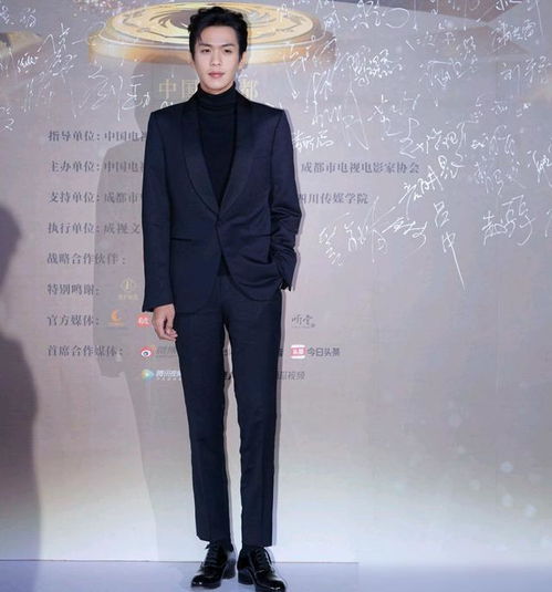 谁说只有女演员身材管理可怕,张若昀王俊凯为戏减肥,瘦到脱相