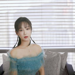 甜美女神杨紫穿蛋糕裙仙气十足,连鞋子也是粉色,少女心爆棚