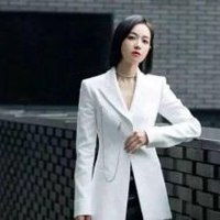 成熟西装女士头像图片