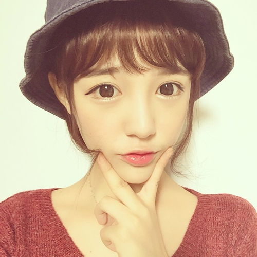 v脸大眼美女