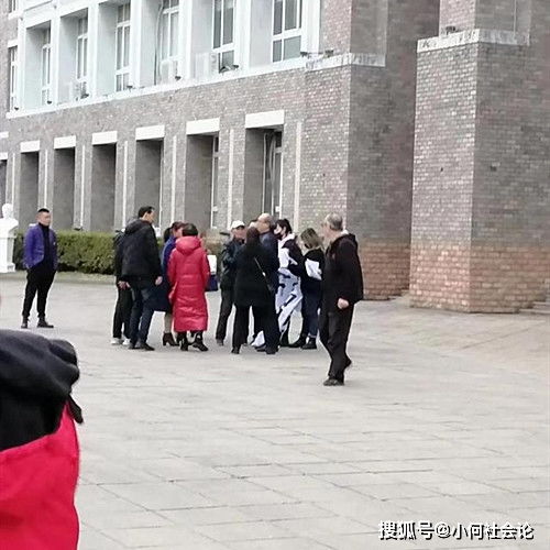 浙江宁波一老师与初中生因感情发生关系学校回应惹一片骂声
