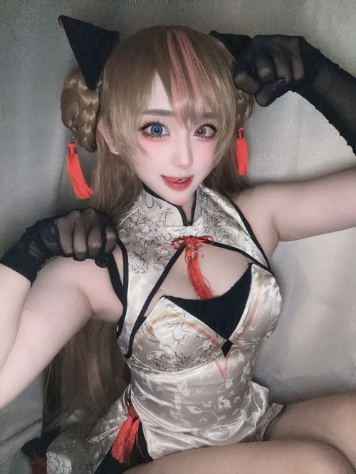 韩国美女cos海贼王女帝图赏完美身材逼真还原