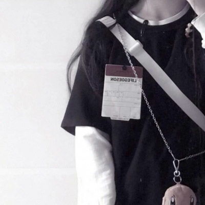 女生半身不露脸头像清纯韩版平胸妹子头像