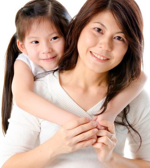 后妈好还是亲妈好那位小女孩的答案是什么