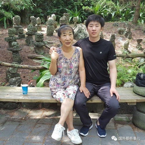 74岁老太嫁38岁男子常被当成是母子要为丈夫生个娃