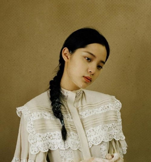 欧阳娜娜复古大片上线,文艺风少女好迷人,气质令人心动