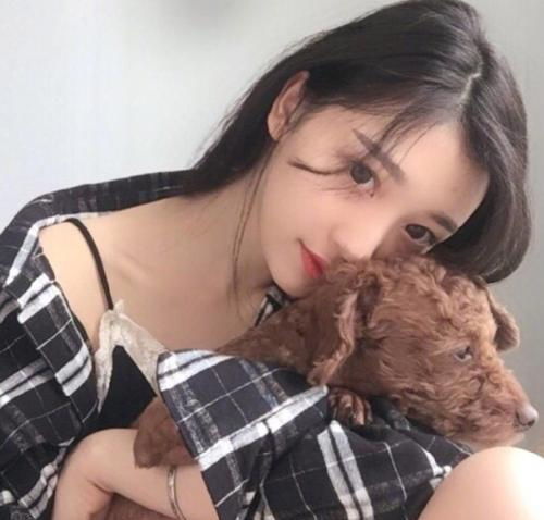 还记得那个火遍全网橄榄绿女孩吗素颜照流出,网友直呼失恋了