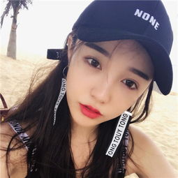 不看镜头的女生头像干净自然有人追你千辛万苦却得不到你