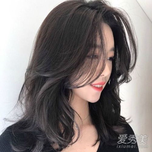 如何将超级简单的韩版花朵玉米头绑在长发上diy