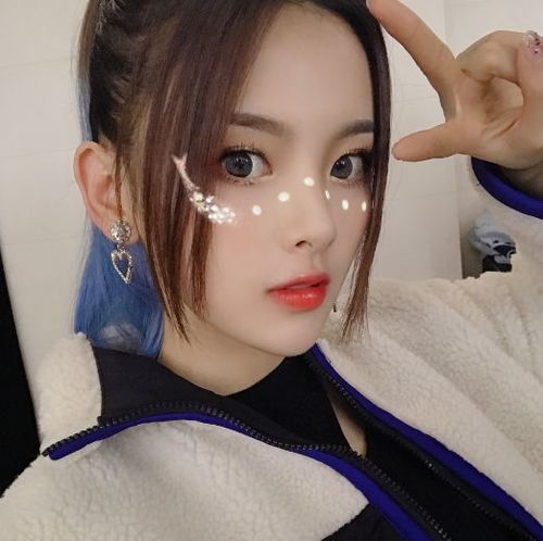 杨超越古装照流出,古典气质遮都遮不住,回眸一刻秀色可餐