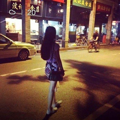 女生背影图片