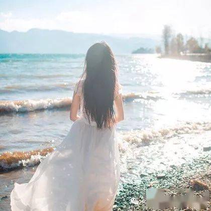 孤独黑暗头像女生真人伤感背影