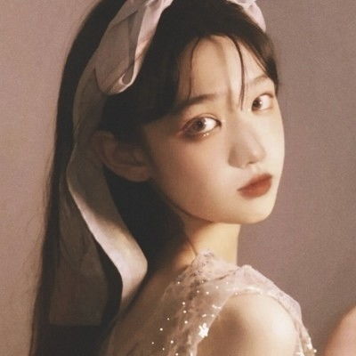 天生带妆脸的女孩,脸上都有这3特点,素颜就像化了妆一样