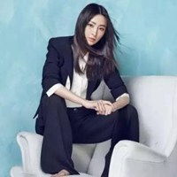 成熟西装女士头像图片
