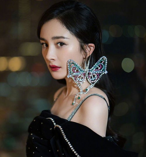 女星的奇葩耳饰,杨幂的像小魔仙,王菊的像蚊香,热巴真大胆宣璐
