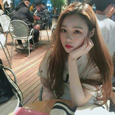 2018最拽的美女头像霸气超酷被黑夜冲昏了头脑