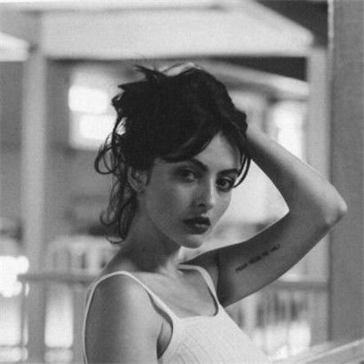 女生头像欧美黑白,带着你的谎言一个人过吧