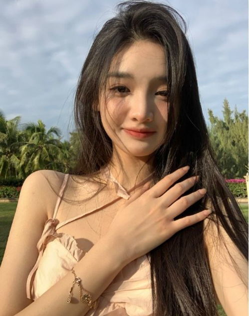 曝王思聪花四万五给女友买狗,相恋三个月感情稳定,年龄相差15岁