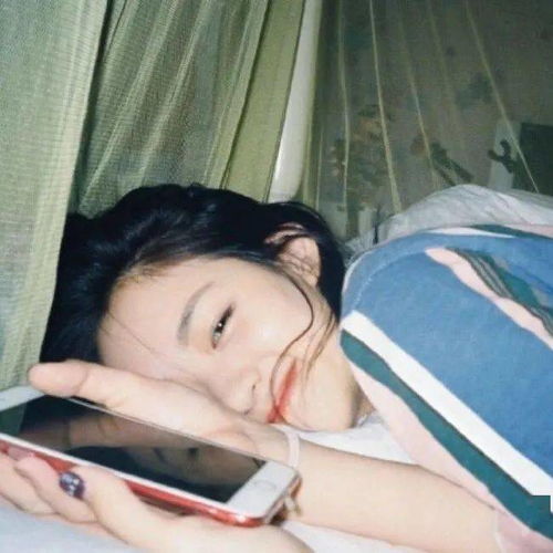 头像小时候词不达意长大后言不由衷