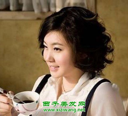 女生非主流蓬松烫发发型