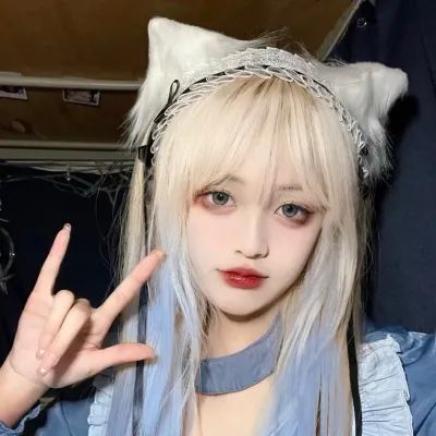 女生头像人在胖,秤在看