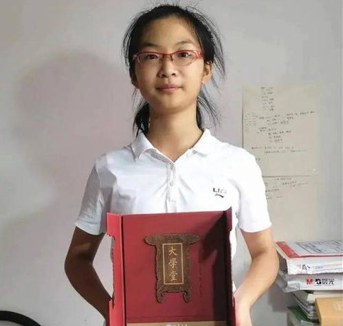 北大最小新生,湖南15岁女孩696分考入北大,网友太厉害了