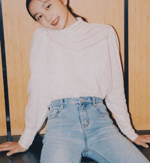 论早熟只服黄磊女儿,14岁就穿无痕裤,看她抬腿的姿势太熟练