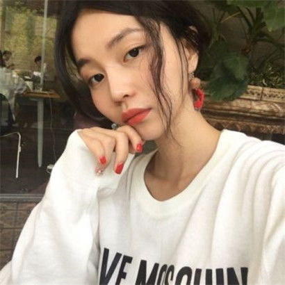 朴素自然的女生头像,她们的美怀念酿成微甜的回忆