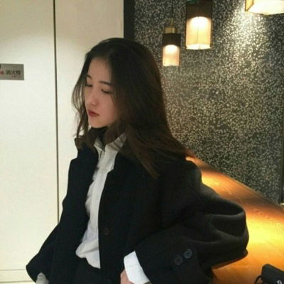 清爽气质头像女长发清新优雅气质女头像