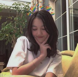 王菲携女再现身,走姿带风又撩发心情好,李嫣打扮靓丽比妈妈还潮