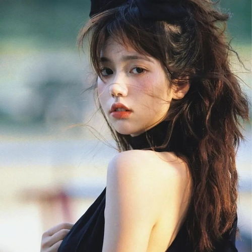港风女头我遇到你的那天盛夏刚好来到