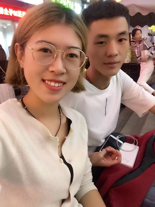 戴眼镜的女生适合哪种短发发型